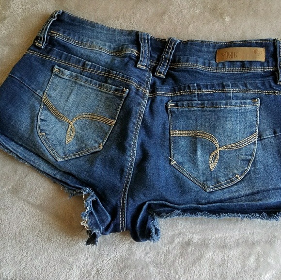 Size 3 YMI Wanna Better Butt shorts - Picture 1 of 2